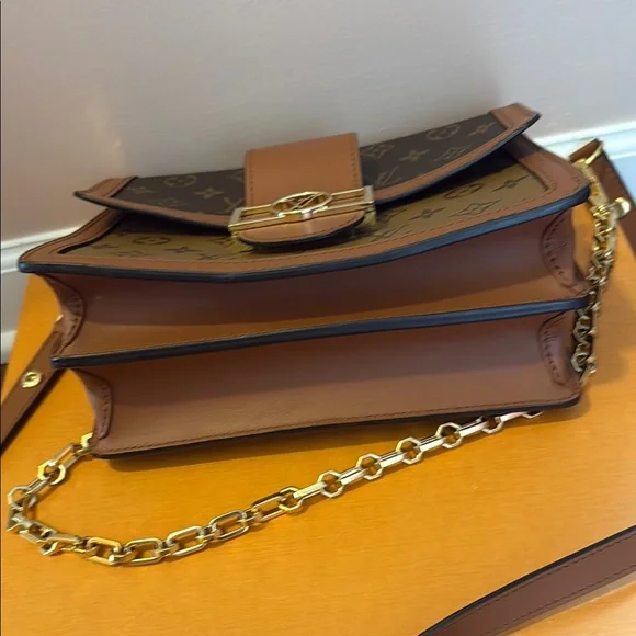 Louis Vuitton Monogram Crossbody Bag with Gold Chain - Picture 3 of 11